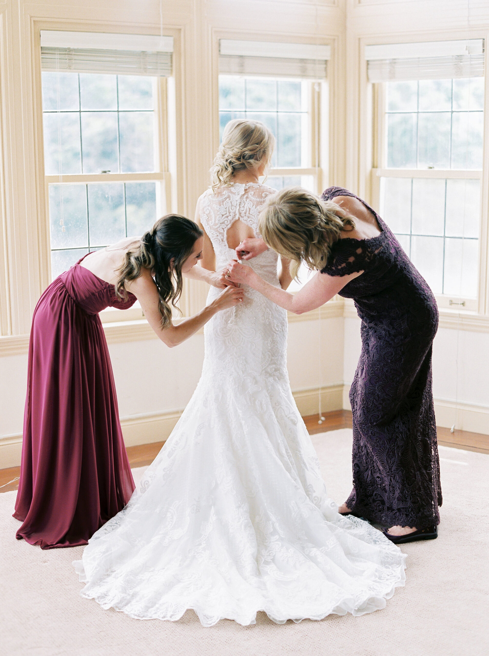 5 Tips on How to Get The Best "Getting Ready" Photos